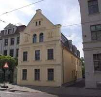 teilsanierte, gemütliche 2-Raum Altbauwohnung mit Terrasse im Stadtzentrum - Cottbus Mitte