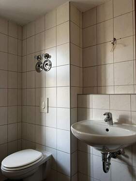 Bad.JPG - 2 Zimmer Etagenwohnung in Cottbus