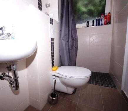 Bad m Dusche - 3 Zimmer Etagenwohnung in Minden