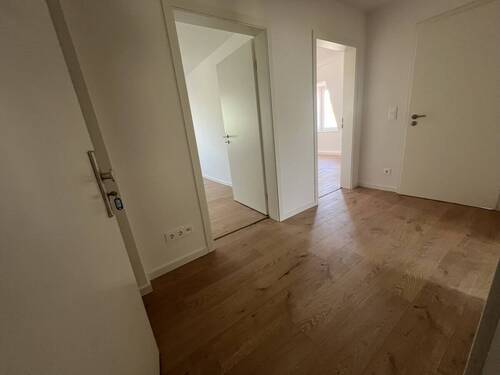 Flur - 3 Zimmer Etagenwohnung zur Miete in Dresden