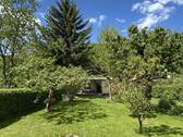 Gepflegter Garten mit Bäumen und Obstgehölzen - Grundstück zum Kaufen in Neuengönna