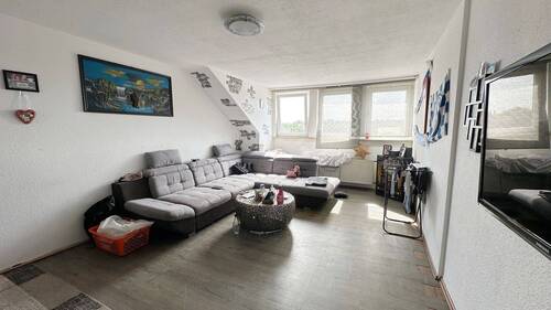 Geräumiges, helles Wohnzimmer - Etagenwohnung mit 69,00 m² in Oberhausen zum Kaufen