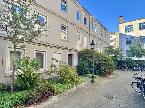 Außenansicht - Charmante 2-Zimmer-Wohnung in begehrter Lage in Hamburg-Winterhude