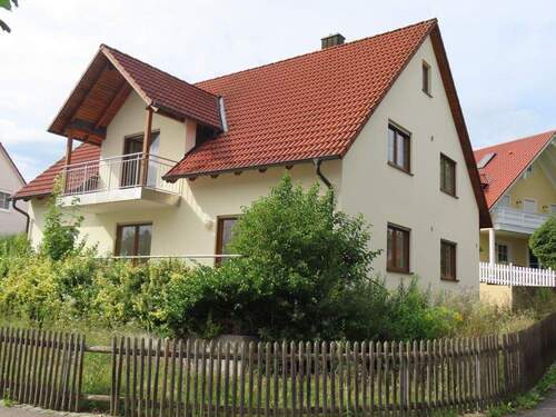 Außenansicht - **Erstbezug, keine Abnutzung: Zweifamilienhaus mit Doppelgarage und großer Terrasse in Langquaid**