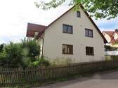 Seitenansicht - 7 Zimmer Mehrfamilienhaus, Wohnhaus zum Kaufen in Langquaid / Niederleierndorf