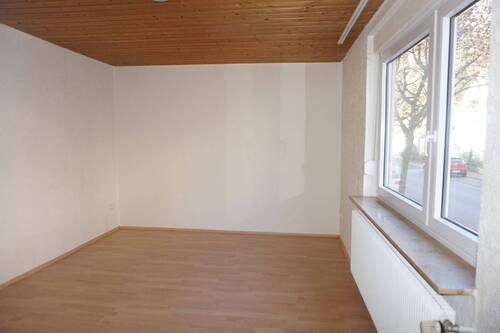 Wohnzimmer - 3 Zimmer Erdgeschosswohnung mit EBK in Schramberg-Tal