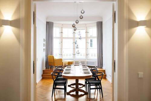 Blick Esszimmer - 5 Zimmer Etagenwohnung zur Miete in München