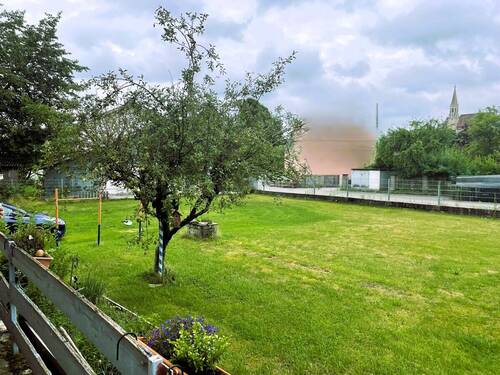 Garten - Einfamilienhaus mit 260,90 m&sup2; in Neuötting zum Kaufen