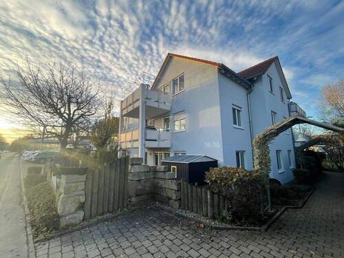 Außenansicht - Wohnen & Wohlfühlen: 3,5-Zimmer-Wohnung mit Garten in Weil im Schönbuch