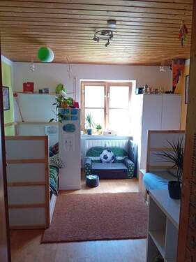 Kinderzimmer/ Büro rechts - 