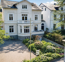 Repräsentative Altbau-Erdgeschossfläche mit 4 Stellplätzen direkt am Amtsgericht - Lübeck St. Gertrud
