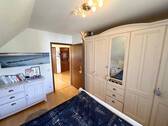 OG: Schlafzimmer 1 - 