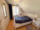 OG: Schlafzimmer 1 - 