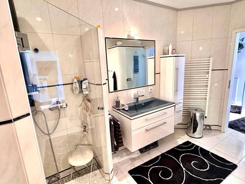 Duschbad/ WC - 