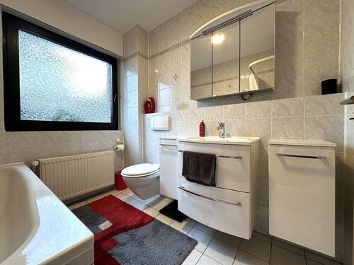 … Fenster, WC und HWB - 