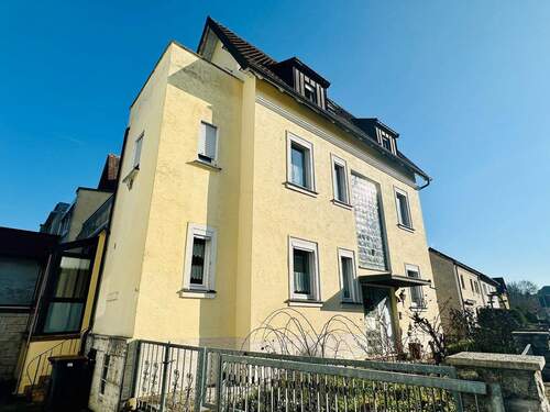Mehrgenerationenhaus - Mehrfamilienhaus, Wohnhaus in Gerolzhofen zum Kaufen