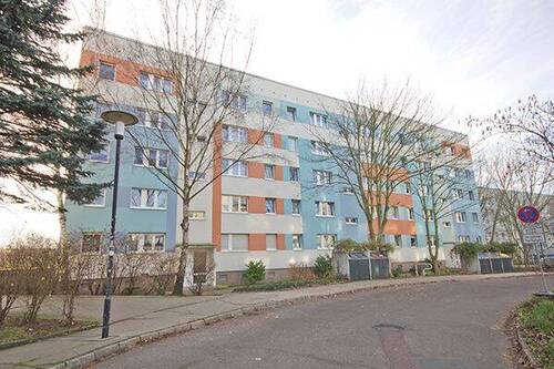 Bild 1 - In der Herrichtung! Tolle 3-Raumwohnung in der Südstadt mit Balkon.