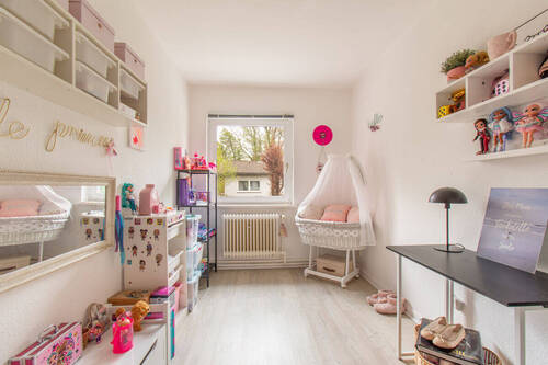 Kinderzimmer mit vielseitigen Nutzungsmöglichkeiten - 
