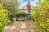 Gepflegter Gartenbereich mit Gartenhaus - 