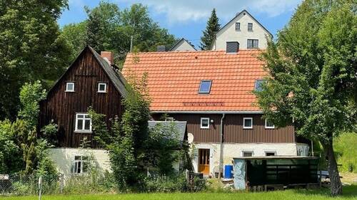 Außenansicht - Bauernhaus mit Nebengebäude in Colmnitz Klingenberg
