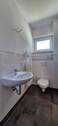 Gäste-WC mit Dusche im EG - 