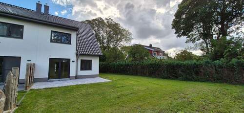 Außenansicht - 5 Zimmer Doppelhaushälfte zum Kaufen in Stralsund