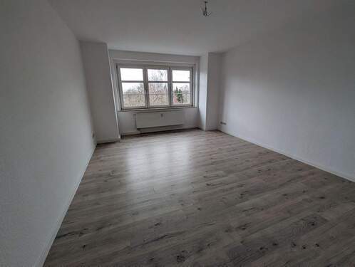 Wohnzimmer - 2 Zimmer Etagenwohnung zur Miete in Chemnitz