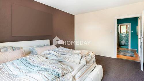 1. OG Schlafzimmer 1 2 - 