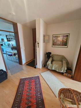 Flur mit Garderobennische - 