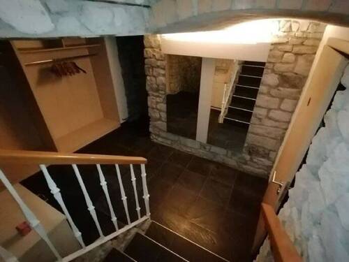 Eingang zum Keller und WC Damen - 