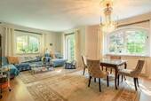Großes Wohnzimmer - 5 Zimmer Einfamilienhaus in Berlin
