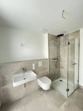 Referenzbild Ausstattung: Badezimmer - 5 Zimmer Etagenwohnung in Göttingen
