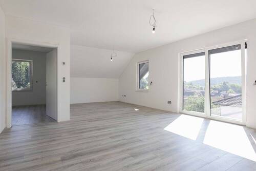 Whg3_OGR_Wohnzimmer_ - 8 Zimmer Mehrfamilienhaus, Wohnhaus zum Kaufen in Gründau