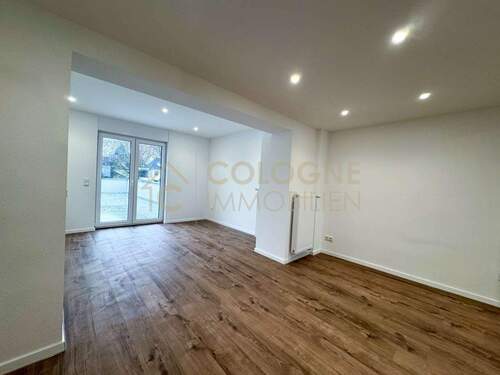 Schlafzimmer im 1.OG mit eigener Terrasse - 