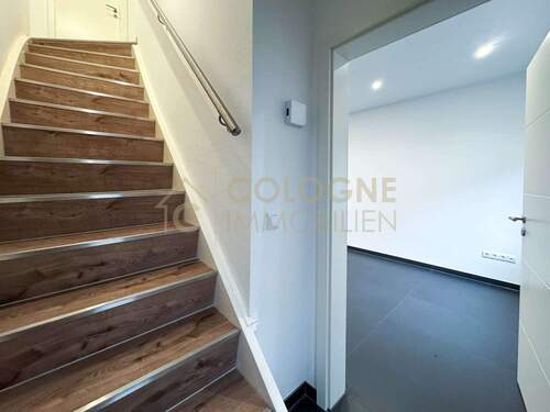 Eingangsbereich der Doppelhaushälfte - 5 Zimmer Reihenmittelhaus in Frechen