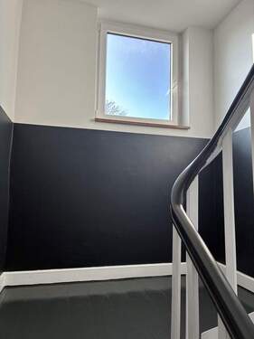 Treppenhaus - 2 Zimmer Etagenwohnung zum Kaufen in Ratingen