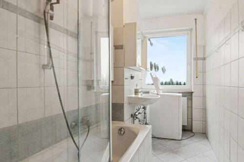 Badezimmer - Etagenwohnung mit 68,00 m&sup2; in Nürnberg zum Kaufen