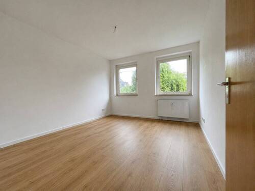 Zimmer 2 - Blick zum Fenster - Etagenwohnung mit 52,00 m&sup2; in Castrop-Rauxel zur Miete