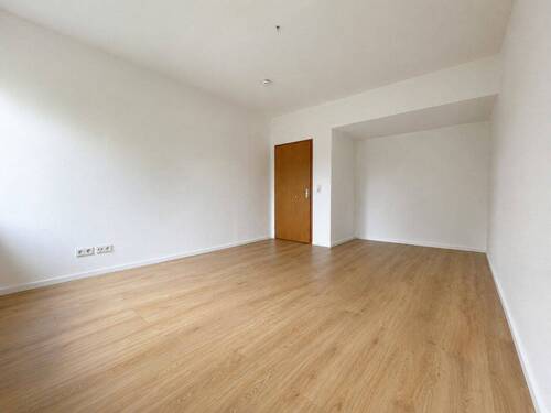 Zimmer 2 -Blick zur Tür - 