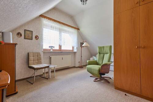 Schlafzimmer DG 2 - 4 Zimmer Etagenwohnung zum Kaufen in Germering