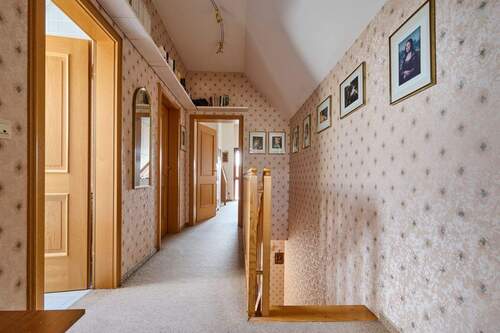 Flur DG 2 - 4 Zimmer Etagenwohnung in Germering