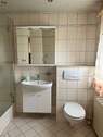 Bad, Dusche, Toilette unten - 5 Zimmer Einfamilienhaus in Jessen/Elster
