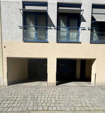 Einfahrt Tiefgarage - 3 Zimmer Etagenwohnung zum Kaufen in Leipzig