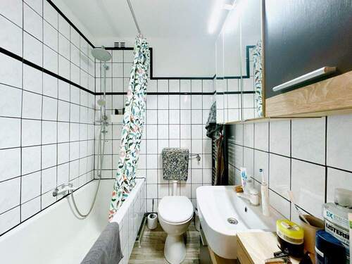 Badezimmer 2. OG - Etagenwohnung mit 47,40 m&sup2; in Bielefeld / Innenstadt - Nord zum Kaufen