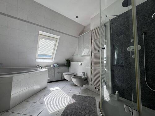 Badezimmer_DG_2.jpg - 