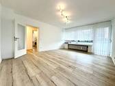 Wohnzimmer - 3 Zimmer Etagenwohnung zum Kaufen in Kaarst