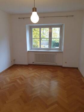 Zimmer mit Durchgang - 3 Zimmer Etagenwohnung in Regensburg
