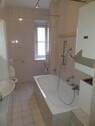 Badezimmer mit Wanne - 
