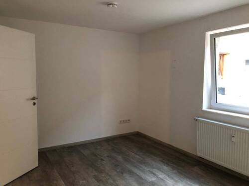 Schlafzimmer.jpg - 2 Zimmer Etagenwohnung zur Miete in Adelshofen
