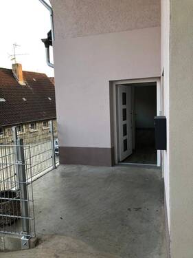Eingang.jpg - Etagenwohnung mit 49,00 m² in Adelshofen zur Miete